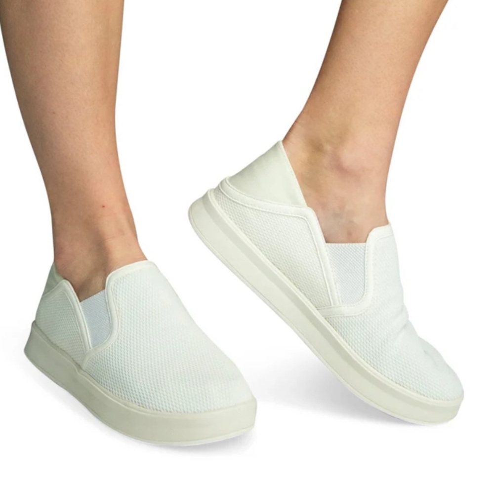 OluKai Ki'Ihele White Slip Ons Sneakers Size 10